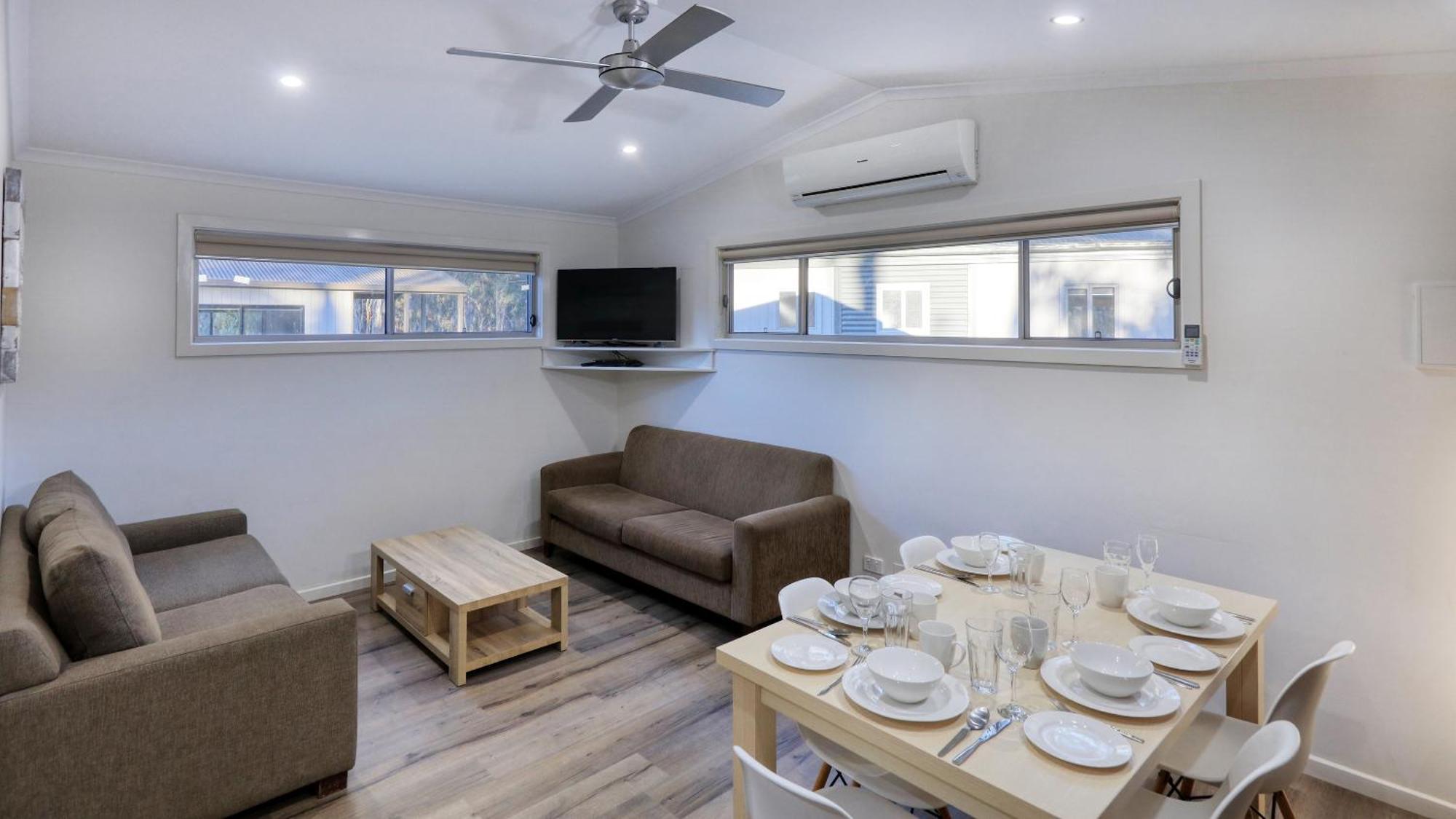 Deniliquin Riverside Caravan Park Extérieur photo