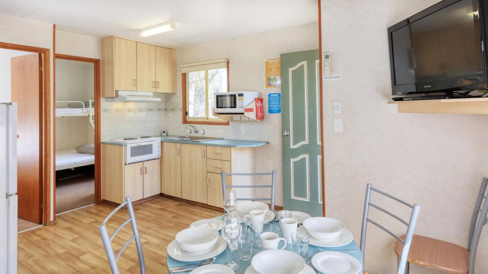 Deniliquin Riverside Caravan Park Extérieur photo