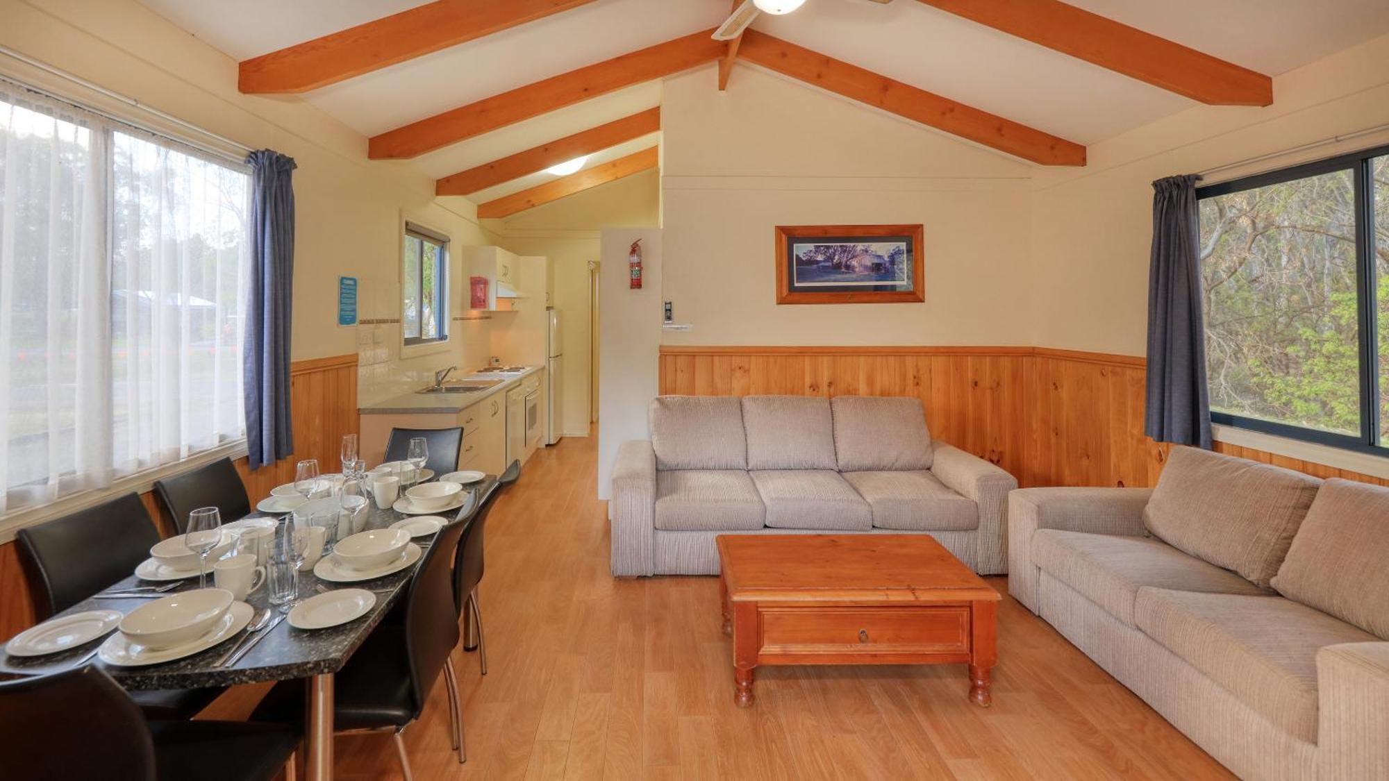 Deniliquin Riverside Caravan Park Extérieur photo
