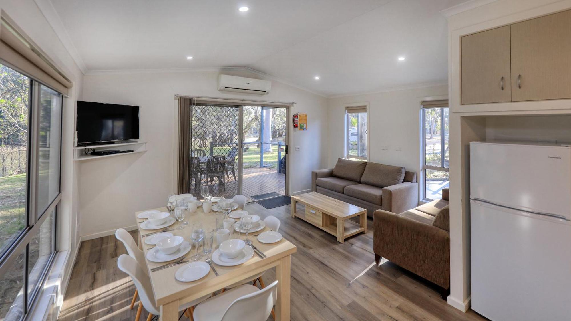 Deniliquin Riverside Caravan Park Extérieur photo