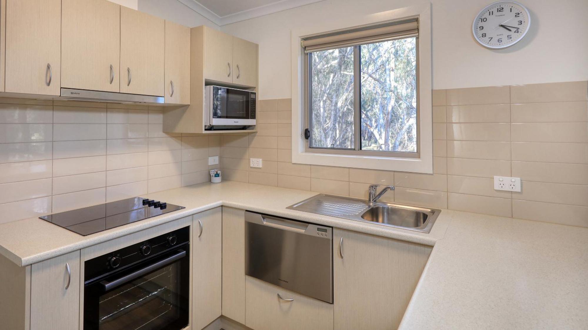 Deniliquin Riverside Caravan Park Extérieur photo