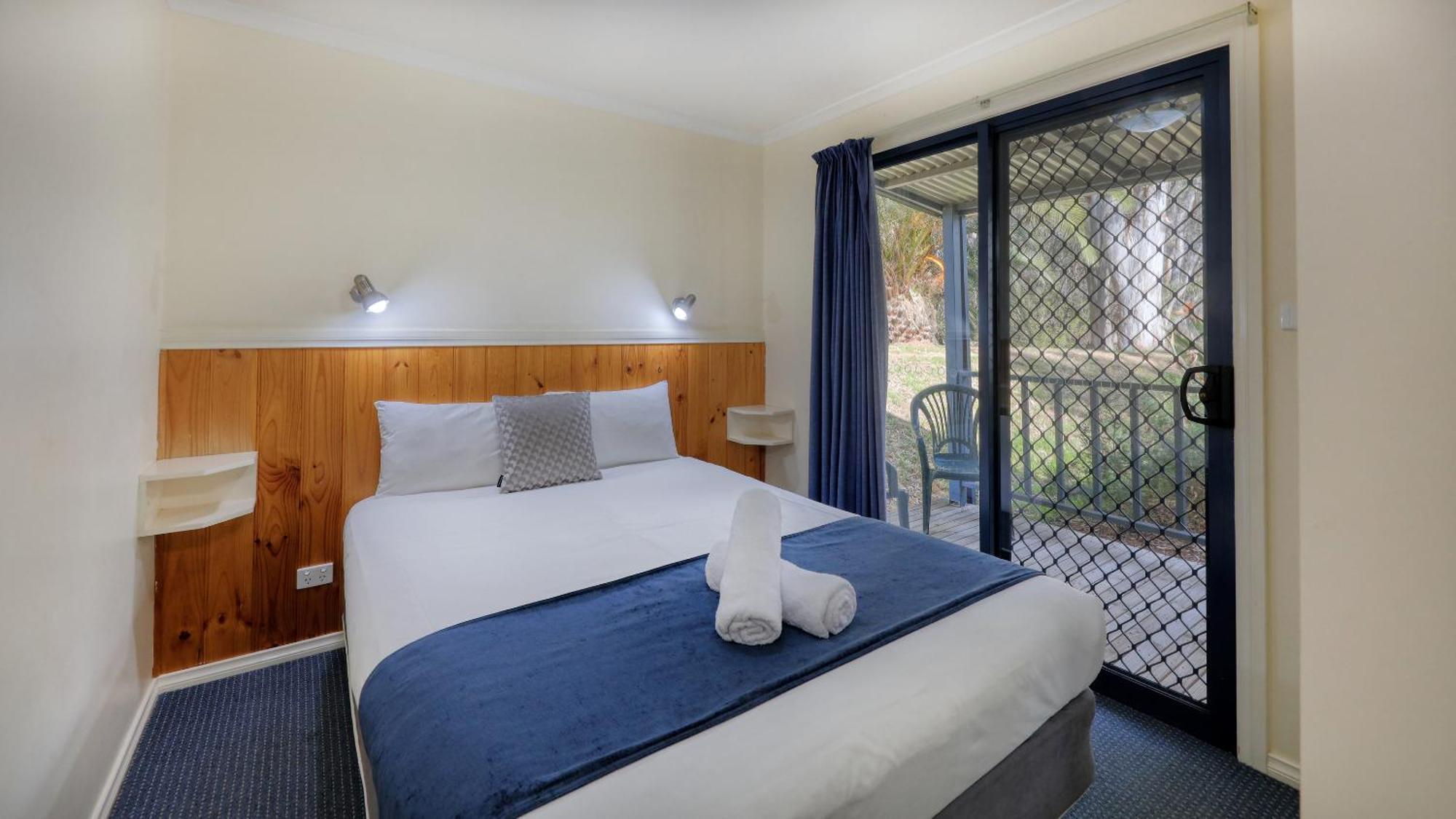 Deniliquin Riverside Caravan Park Extérieur photo