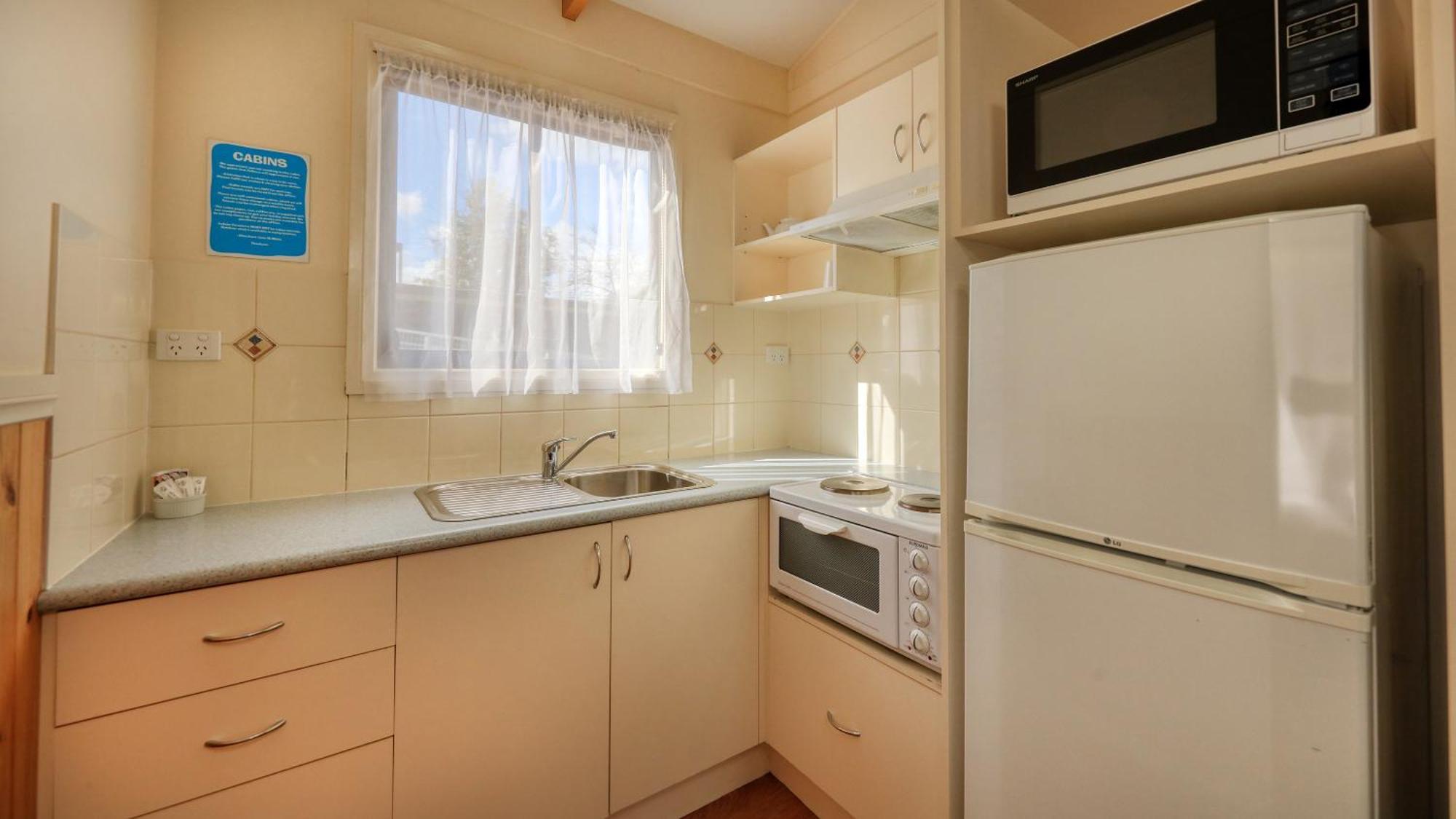Deniliquin Riverside Caravan Park Extérieur photo